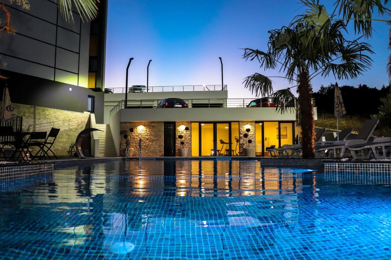 Eagles Apartments & Suites Ülgün Dış mekan fotoğraf